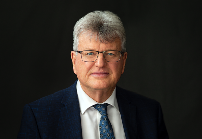 Ken McKay SC